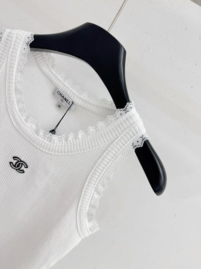 Chanel 2026 Lace-trimmed Knit Vest with Double C Embroidery Polyester Viscose 341227