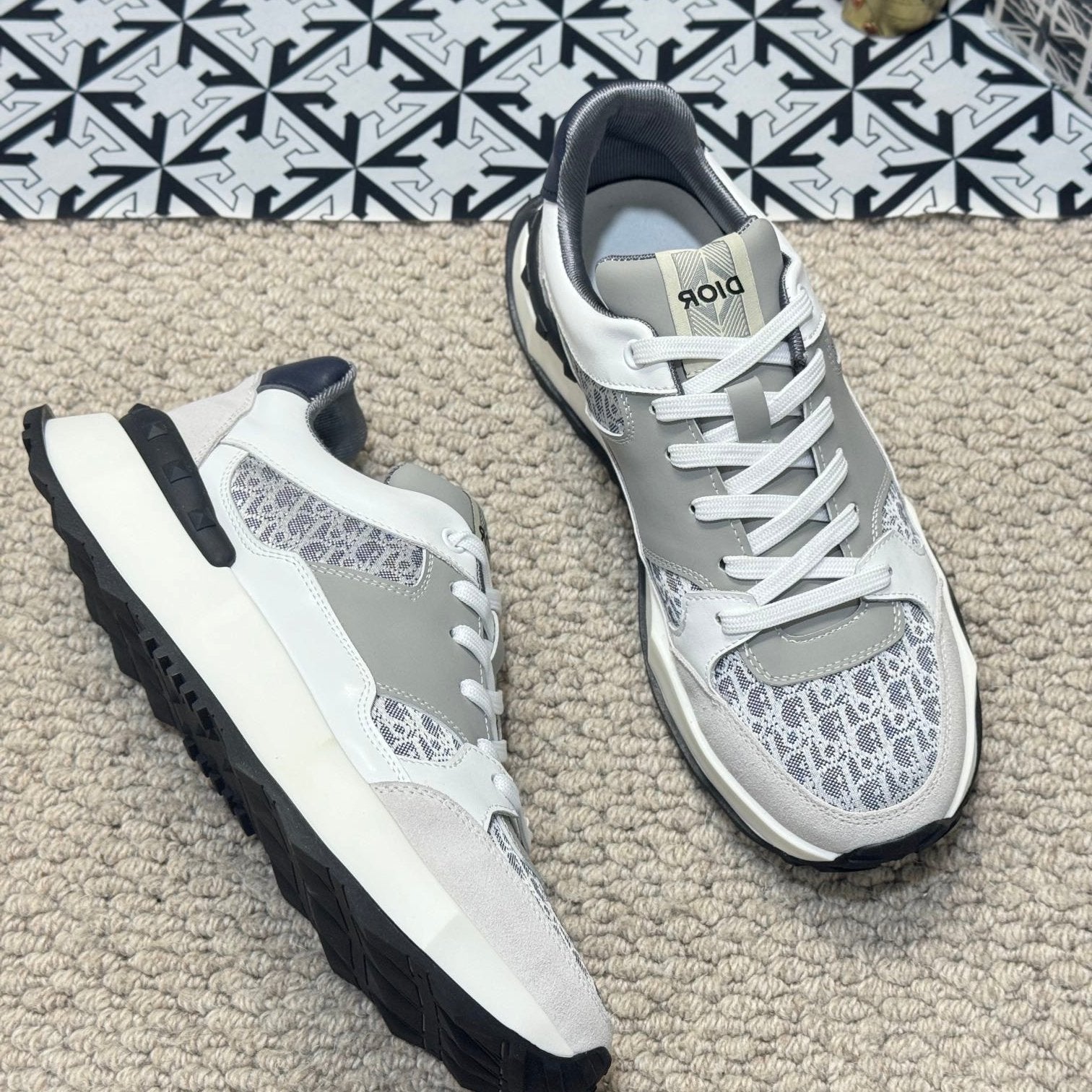 CD B25 SNEAKER GRAY AND WHITE CALFSKIN