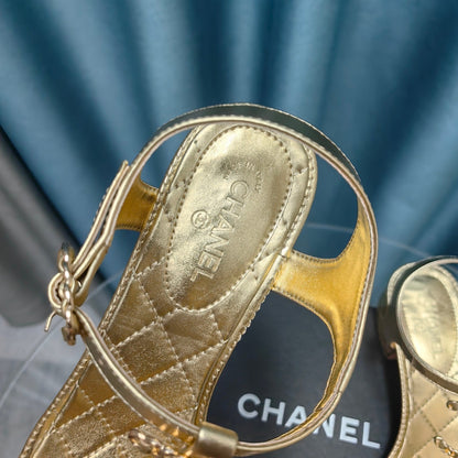 cc thong sandal 40 gold metalic calfskin