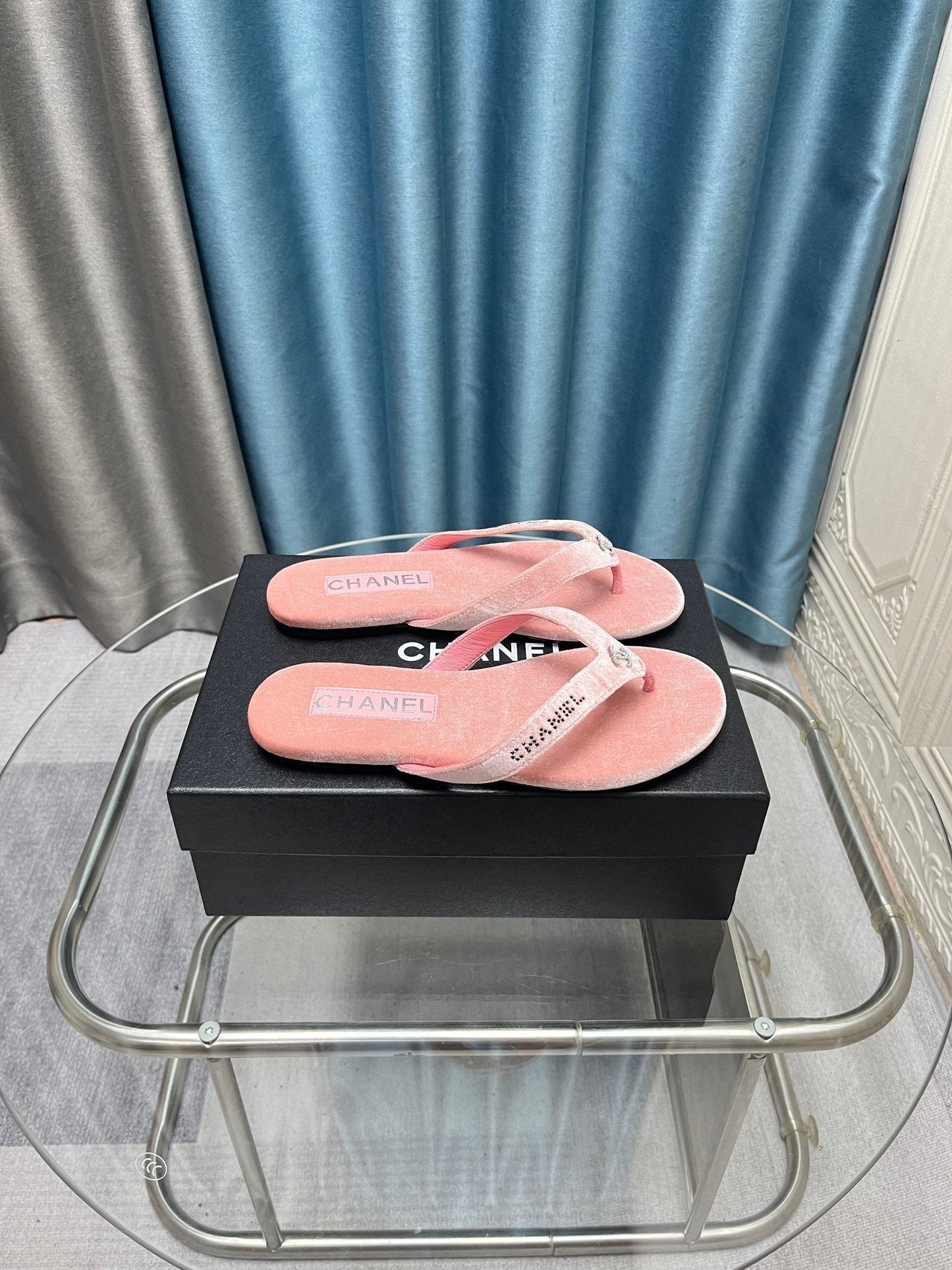 CC 25 Thong Sandal Pink Velvet Diamond