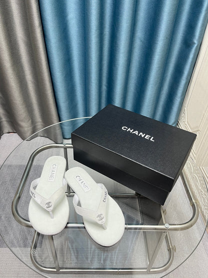 CC 25 Thong Sandal White Velvet Diamond