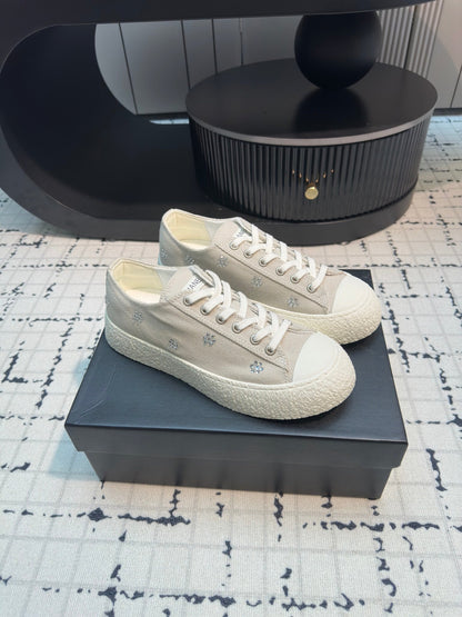 CC Low Sneaker 30mm Light Beige Mix White With Small Flowers Cavas Fabric