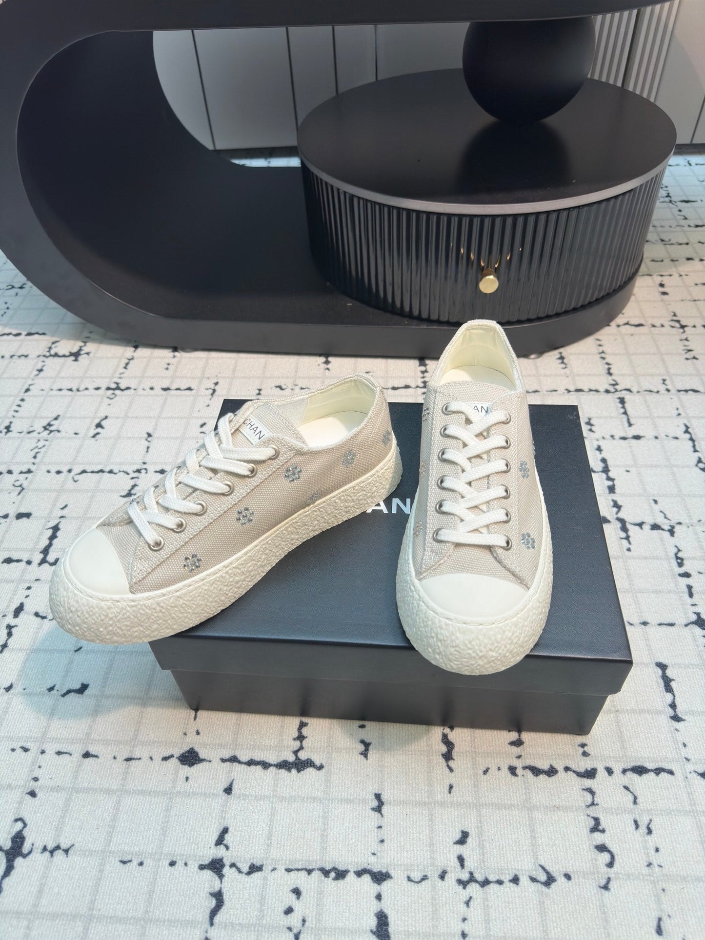 CC Low Sneaker 30mm Light Beige Mix White With Small Flowers Cavas Fabric