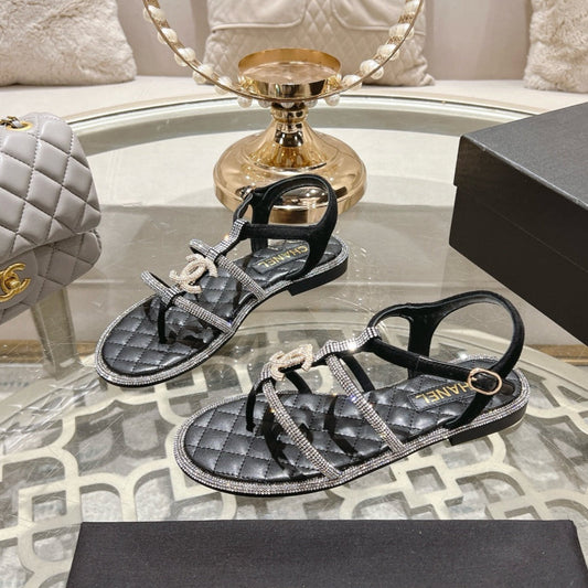 CC 25C Thong Sandal Black with White Sheepskin 213340