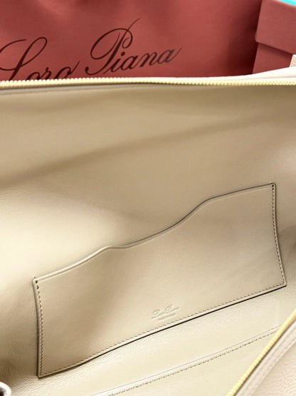 LP 2026 Extra Softy Bag L33 Beige /Sun Gold Grained Calfskin