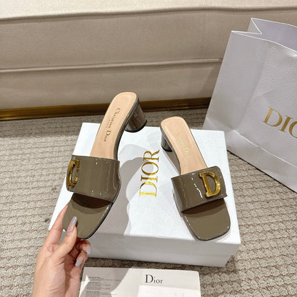 CD 25 C'EST DIO olive green patent leather 396127