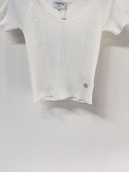 Chanel 2026 V-neckline Short-Sleeve Knit Top White Viscosa 454027
