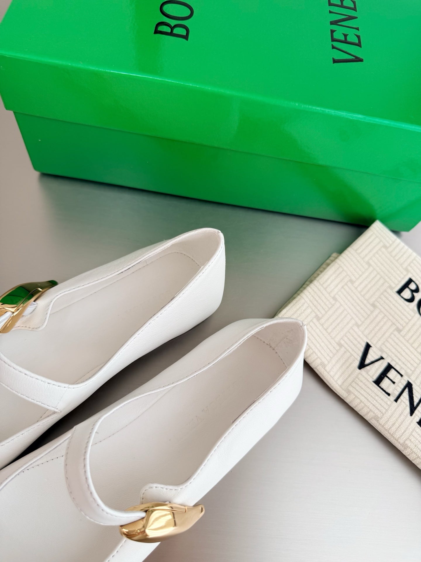 Bottega Veneta 2026 Ballet Flat White Gold Lambskin 743752