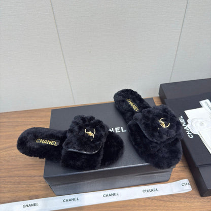 Chanel 25 Slipper black Smooth Lambwool 465602
