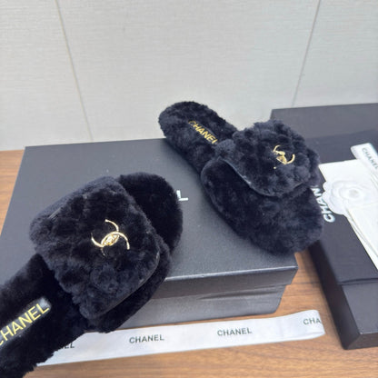 Chanel 25 Slipper black Smooth Lambwool 465602