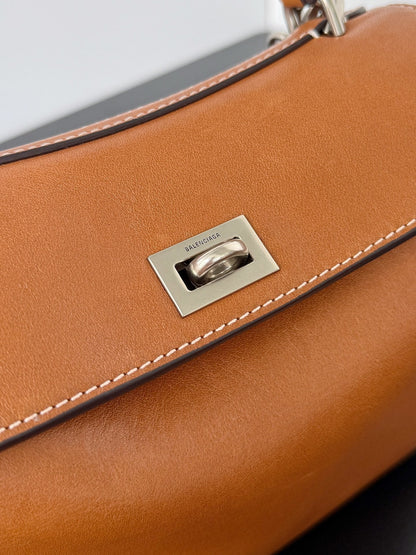 𝗕𝗮𝗹𝗲𝗻𝗰𝗶𝗮𝗴𝗮 Rodeo 22 bag brown lambskin