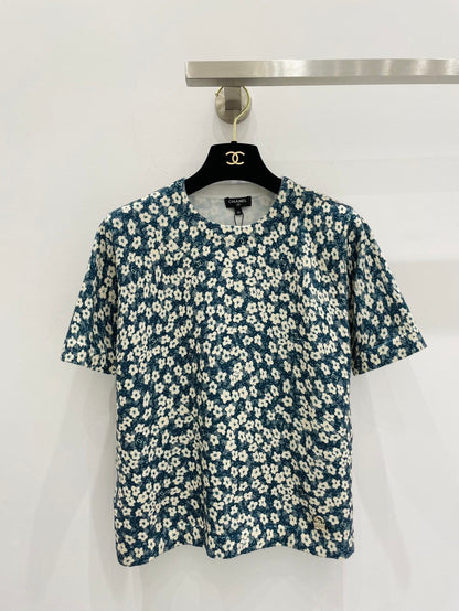 Chanel T-shirts and cut-and-sewn tops  229466