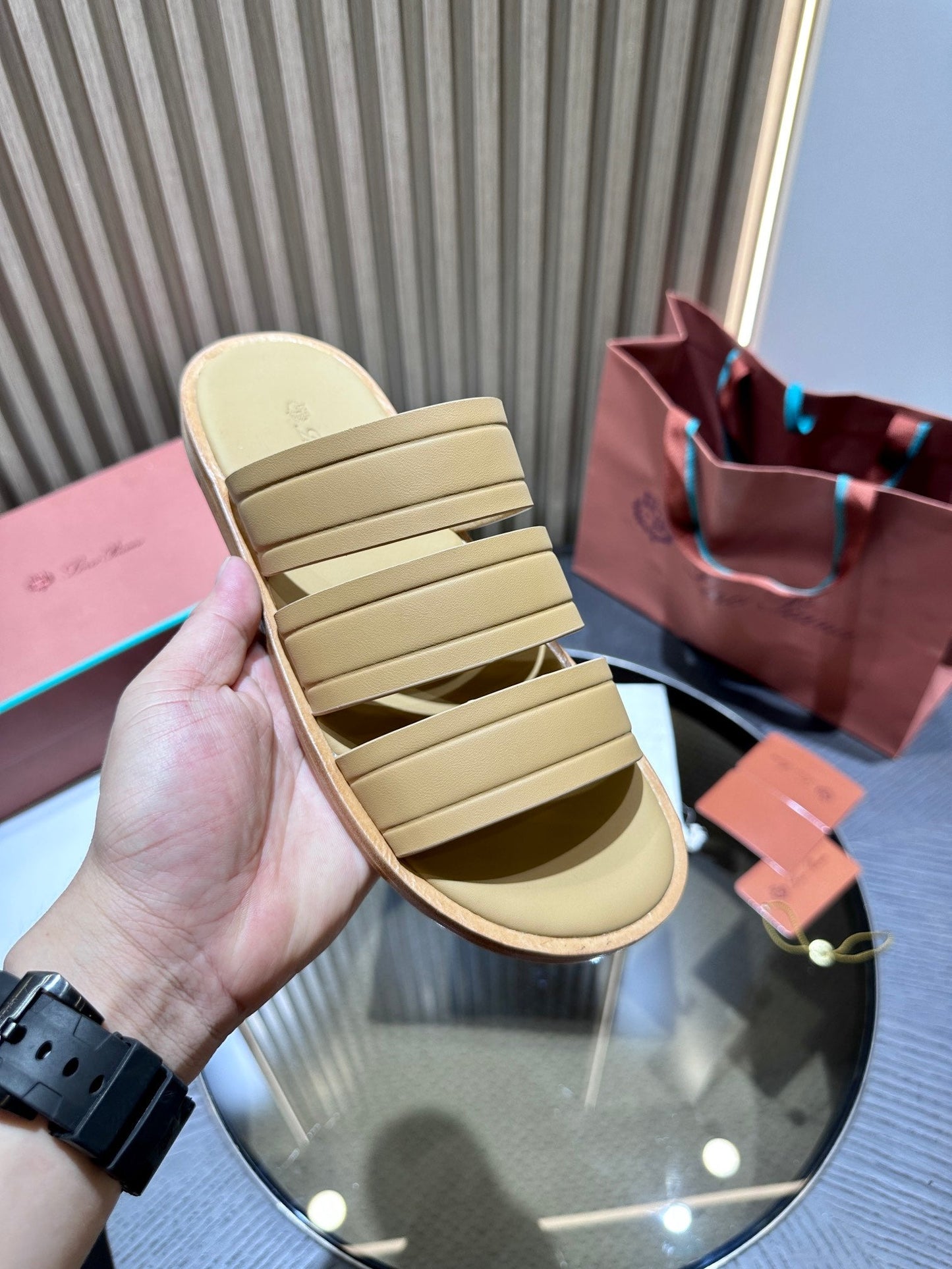 LP NAHA SANDAL BEIGE LAMBSKIN