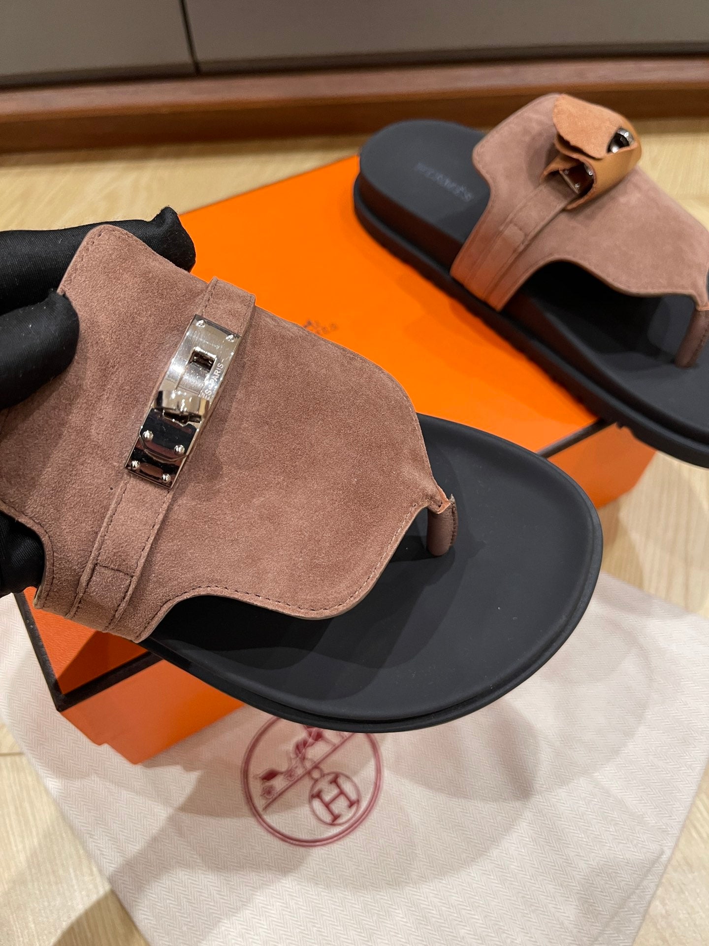 HM 25 Empire Sandal Calfskin and Suede 245689