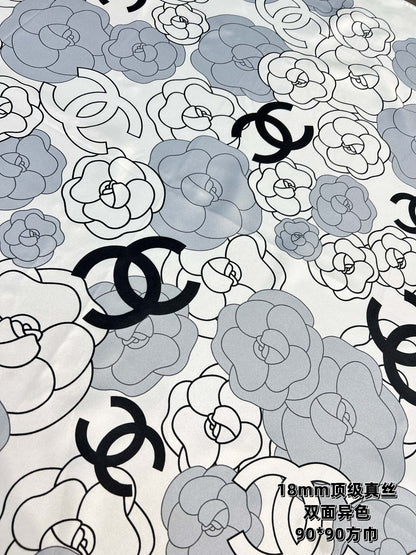 CC Square Scarf 90 CM In Grey Black And White Camellia Logo Print Silk Twill 288739
