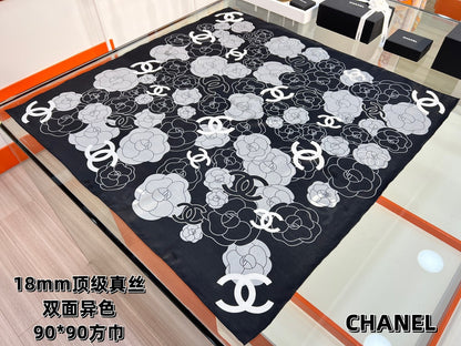 CC Square Scarf 90 CM In Black And White Camellia Logo Print Silk Twill 288740