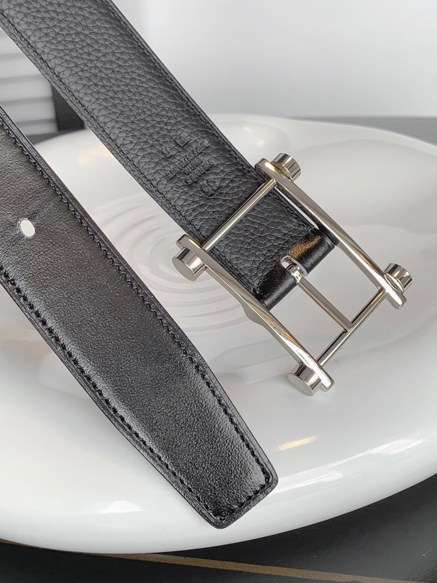 HM REVERSIBLE BLACK LEATHER STRAP 32 MM SILVER HARDWARE