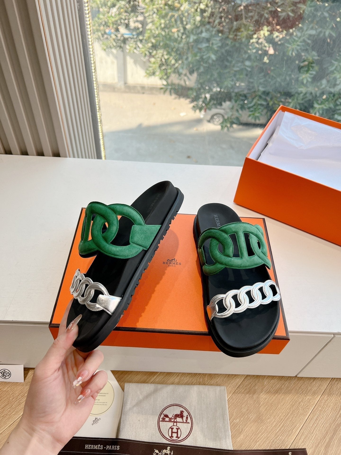 HM 25 Extra Sandal Green Silver Metalic Calfskin