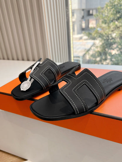 HM 25C Oran sandal Black Leather 202828