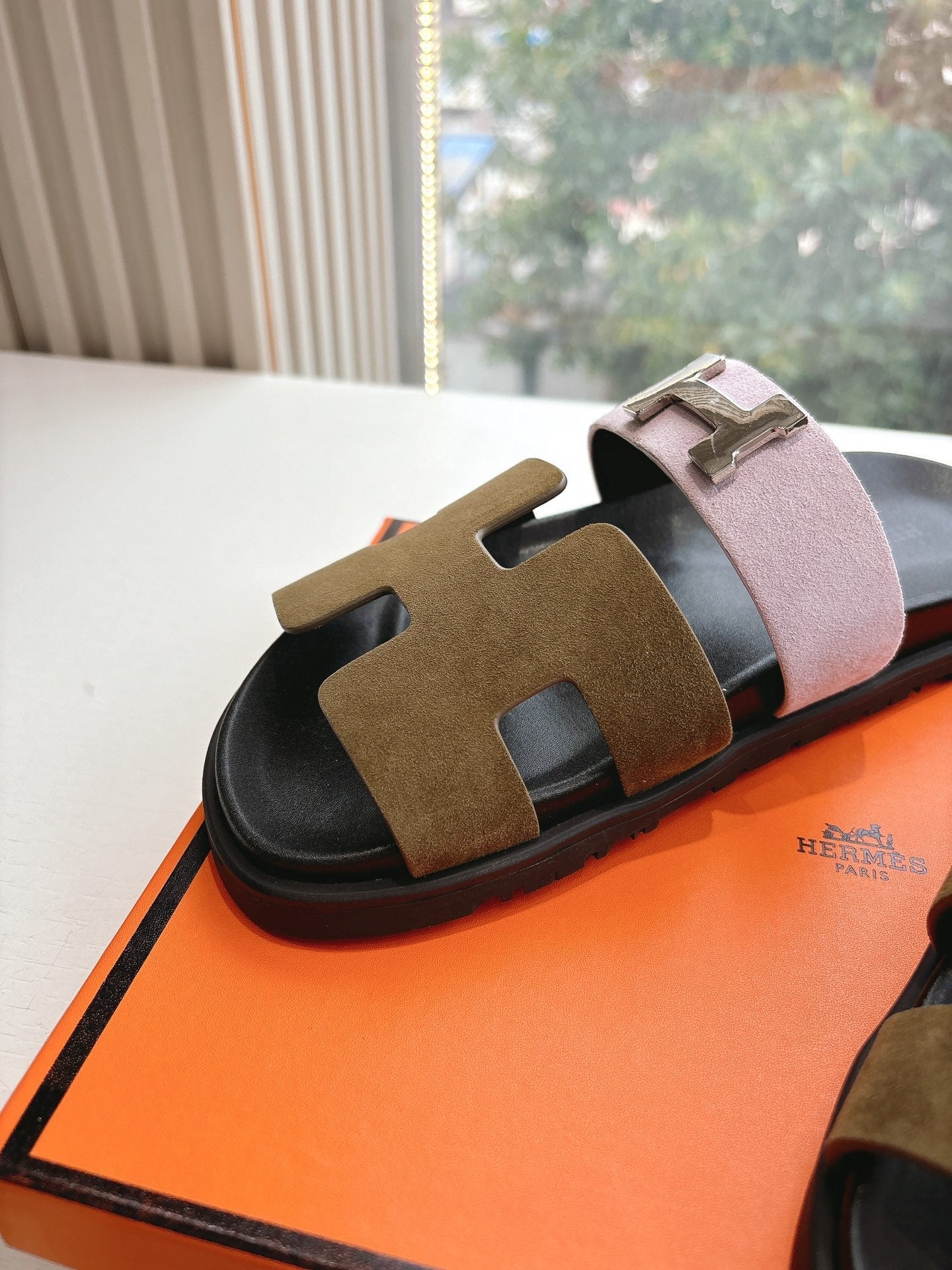 HM 25 Chypre Sandal Pink Vert Toundra Suede Calfskin Silver H