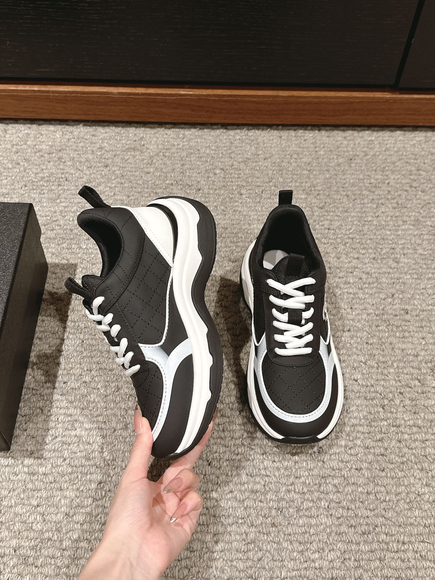 CC CLASSIC SNEAKER IN BLACK MIX WHITE LAMBSKIN