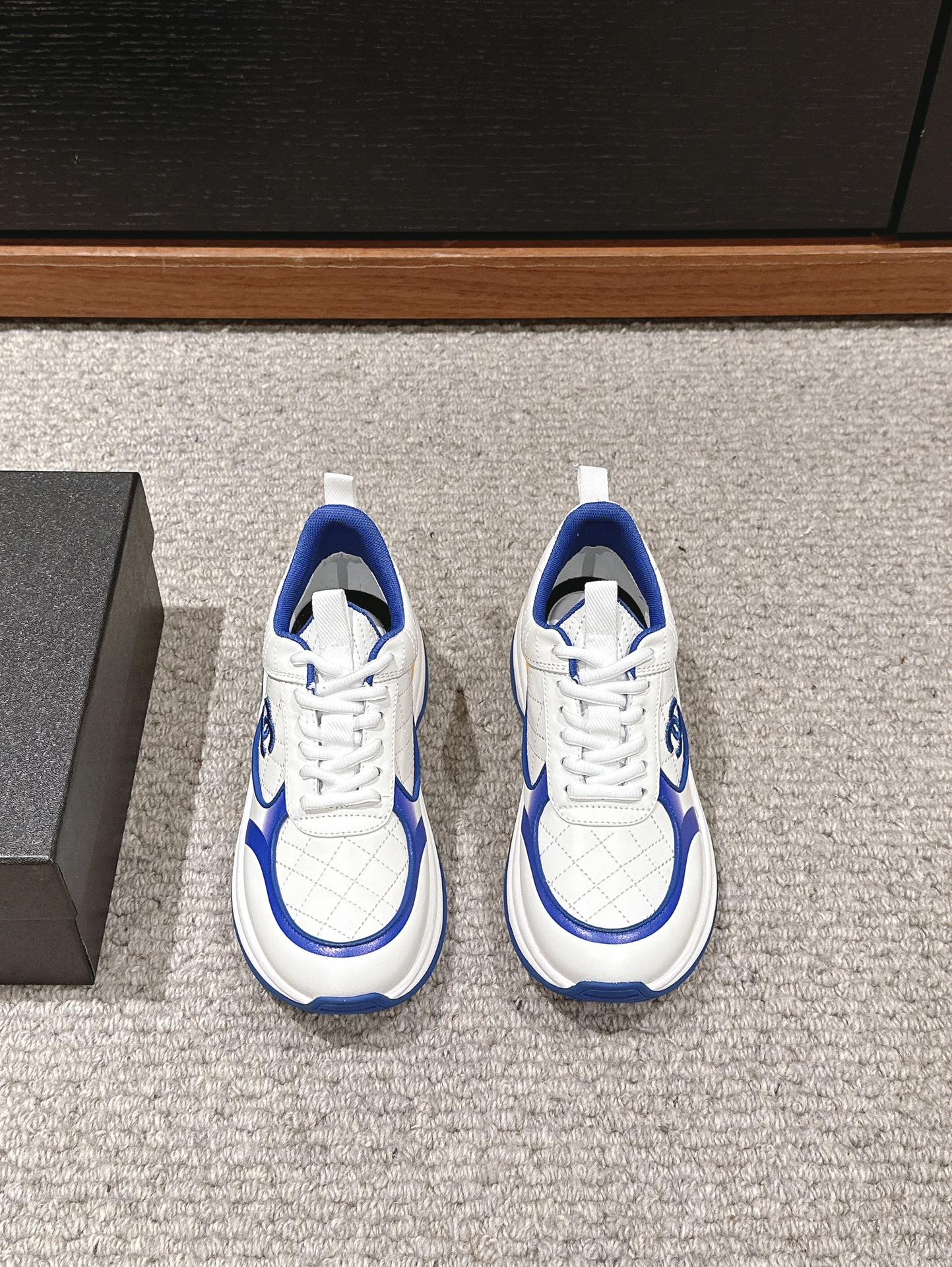 CC CLASSIC SNEAKER IN WHITE MIX COBALT BLUE LAMBSKIN