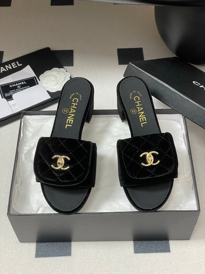 CC 25F Sandal Heel 5cm Quilted