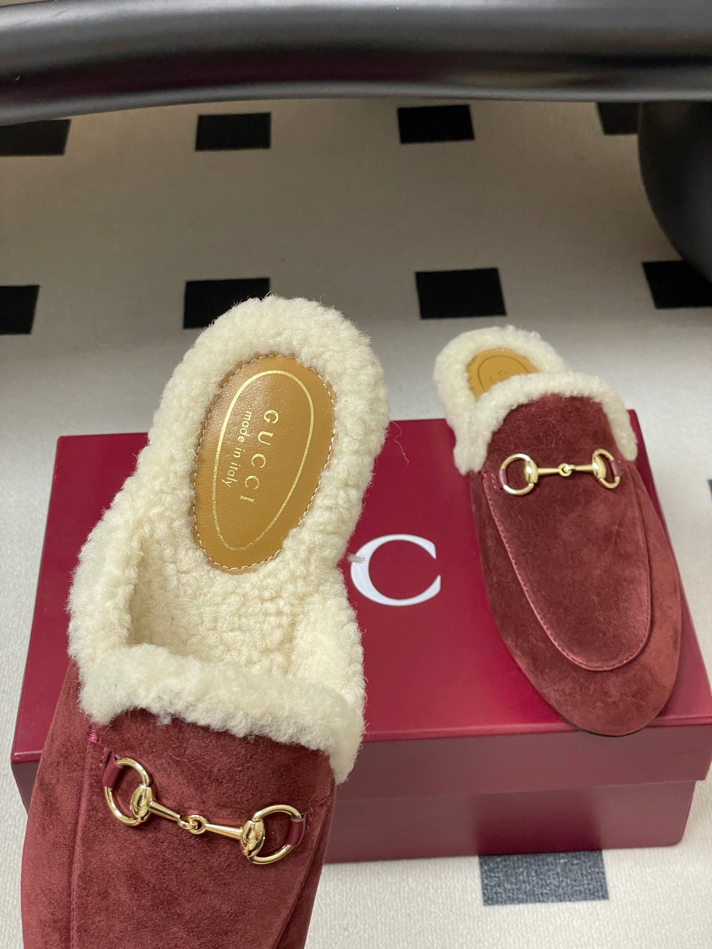 GG horsebit flat mules burgundy suede and wool 534706