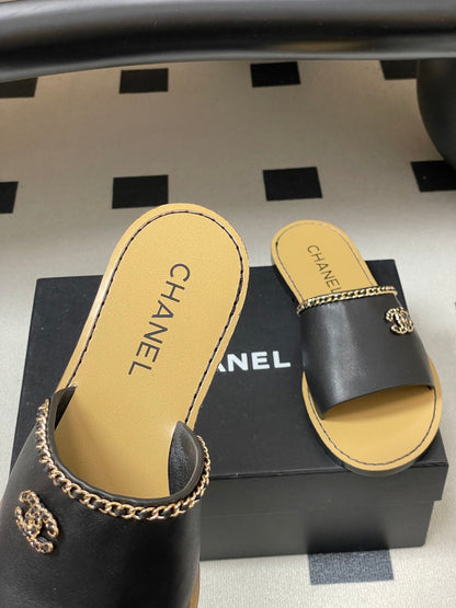 CC 26 Flat Sandal Black Beige Sheepskin 593300