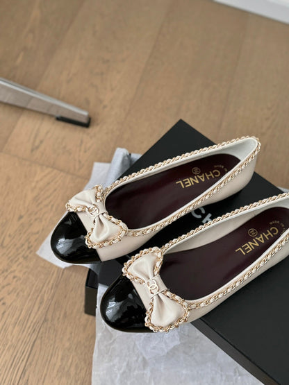 CC Ballet Flats 25mm White Chain Lambskin