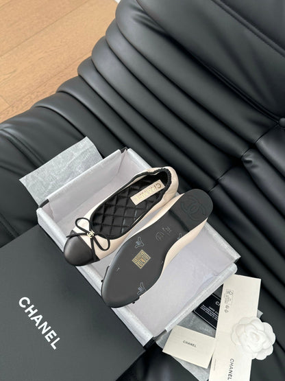 CC Ballet Flats In White Lambskin 143540
