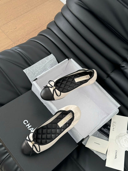 CC Ballet Flats In White Lambskin 143540