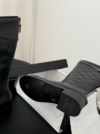 CC 2025 Vintage Cambon Mid-Calf Boots Black White Cowhide 550637