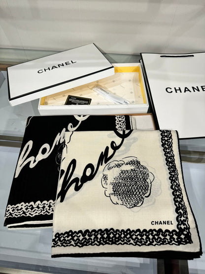 CC Square Scarf 140 CM In Black White Cashmere Silk 408418