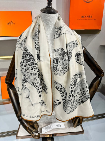 Dans L'atelier De Robert Dallet Sacrf 140 CM In White Black Cashmere And Mulberry Silk 379768