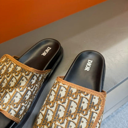 CD VELCRO STRAP SLIPPER AMBER JACQUARD