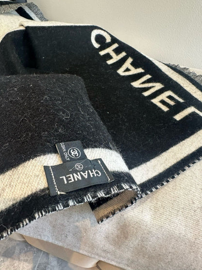CC Scarf 190 CM In White Mix Black Cashmere And Wool 401998