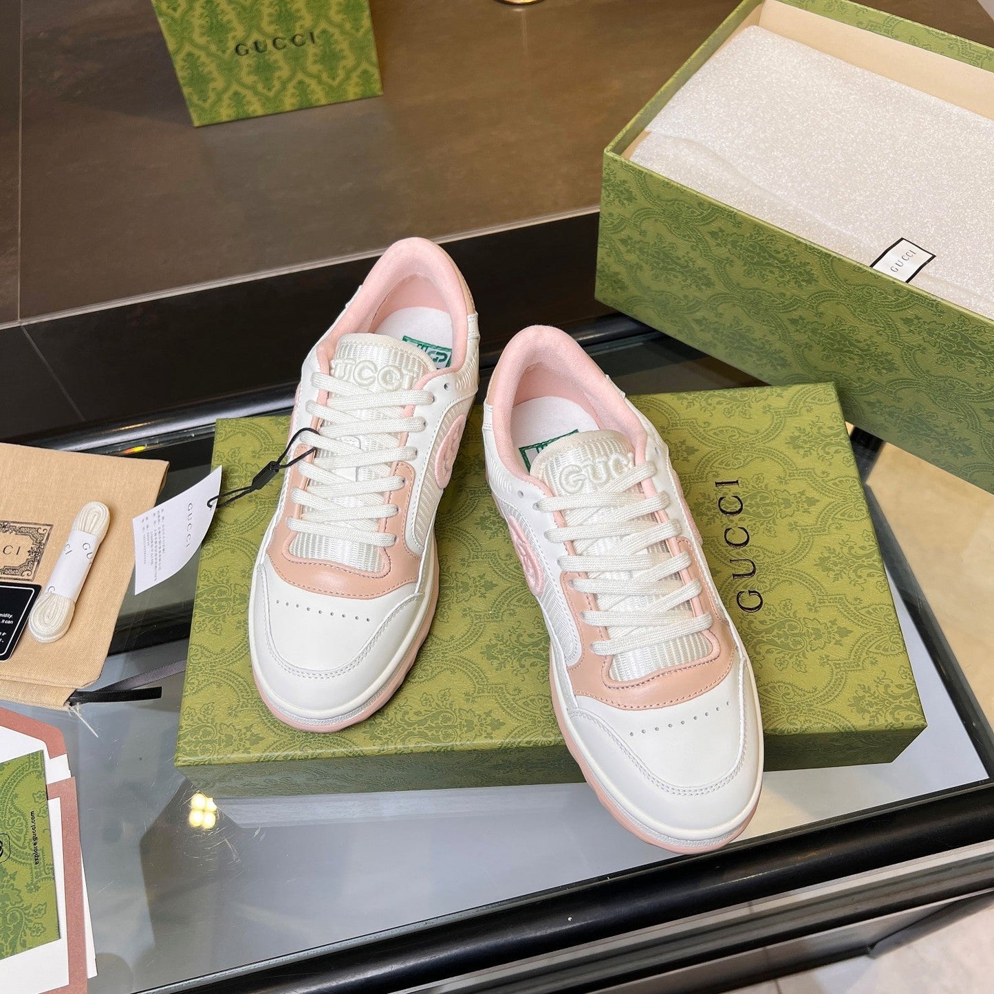 GG Men's MAC80 Sneaker White Pink Cowhide 523614