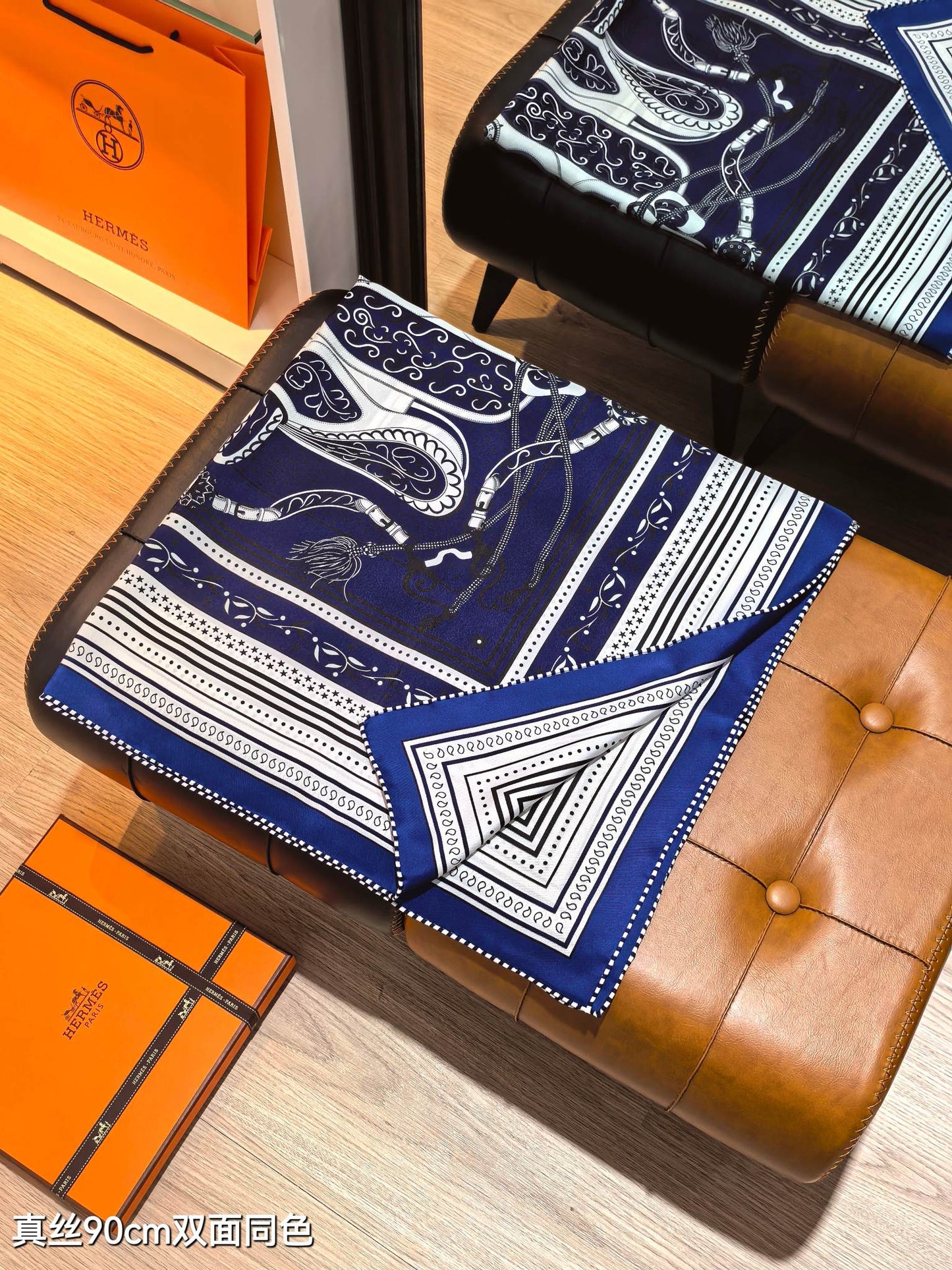 HM 26ss Amazon  Scarf 90 Dark Blue White Twill Silk 132411