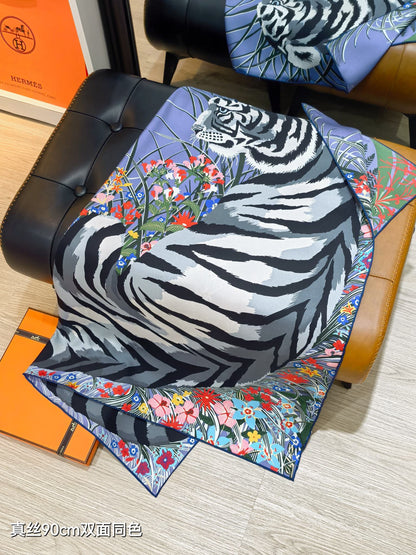 HM Tiger in Full Bloom 90 CM Light Purple Colorful  Cashmere and Silk 293066