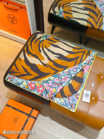 HM Tiger in Full Bloom 90 CM Beige Colorful  Cashmere and Silk 293067