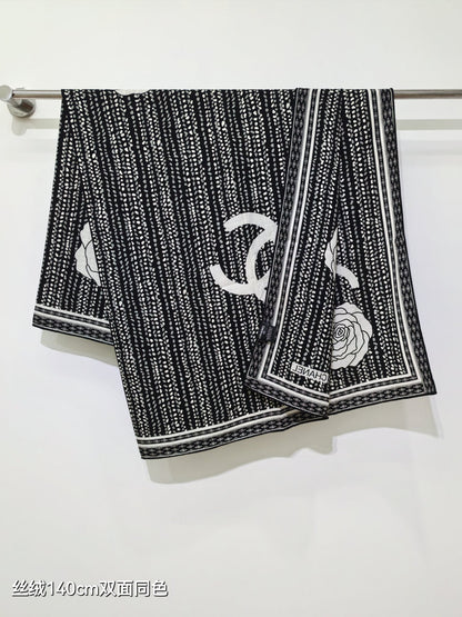 CC 25 Camellia Scarf 140CM Black Cashmere 293087
