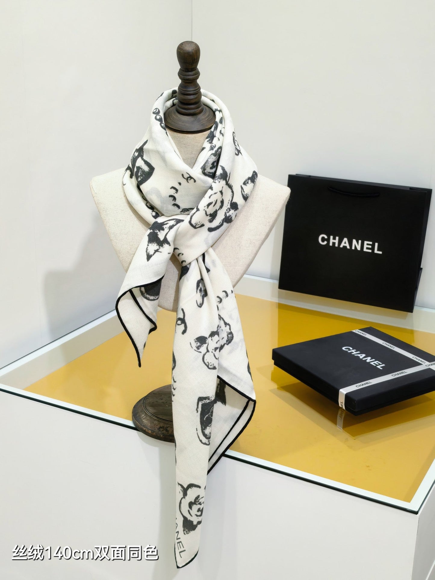 CC 25  Scarf 140CM White Cashmere 293089