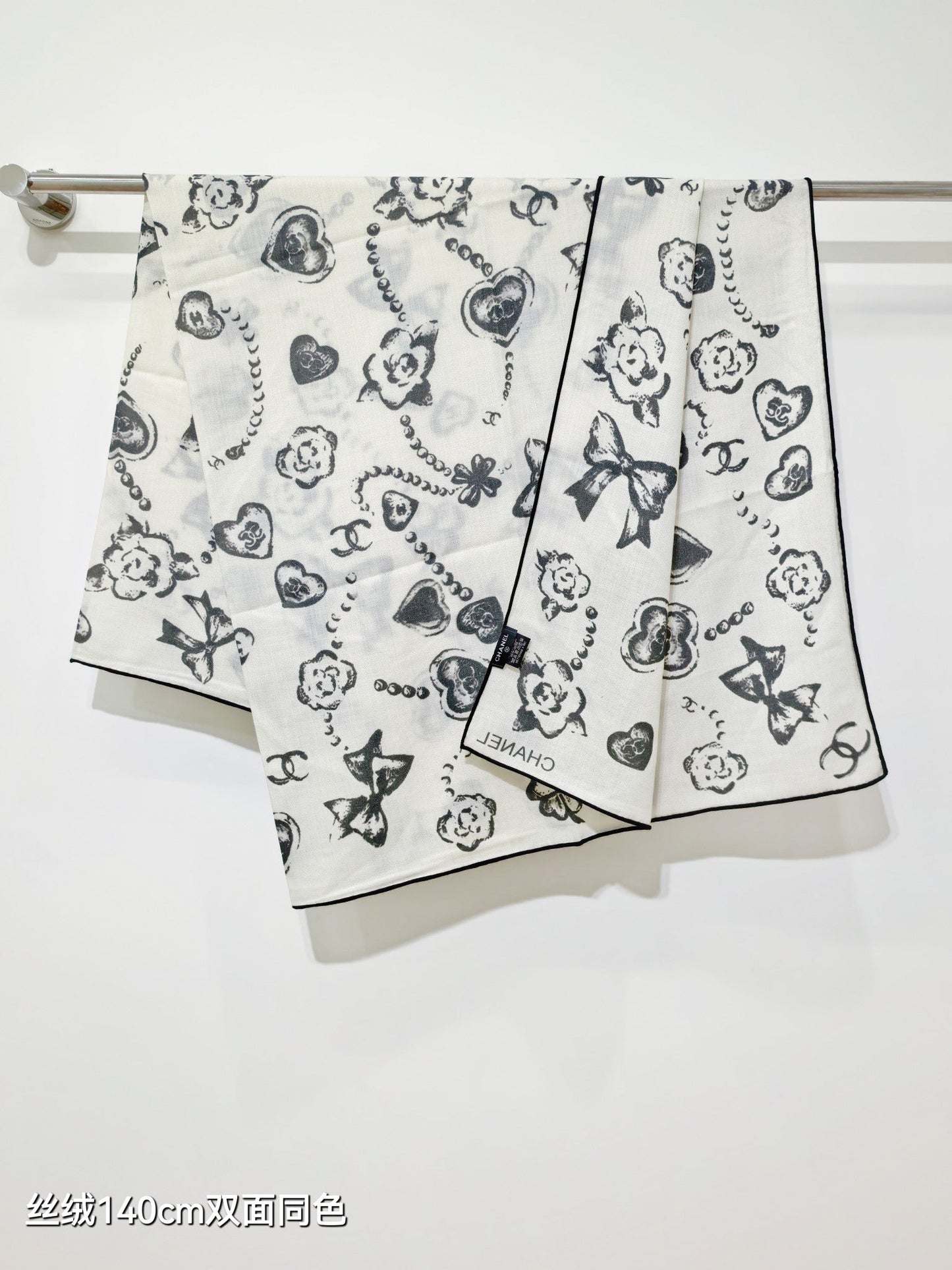 CC 25  Scarf 140CM White Cashmere 293089