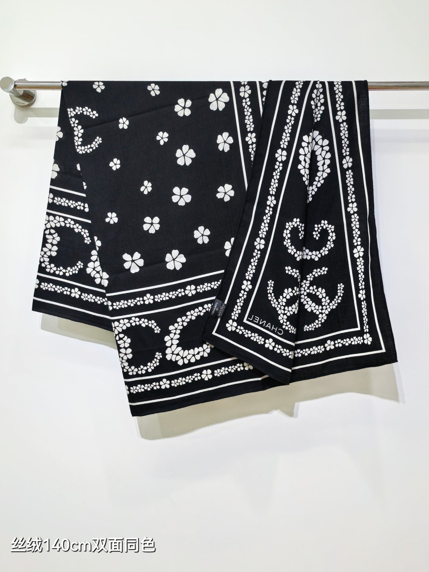 CC 25  Scarf 140CM Black Cashmere 293090