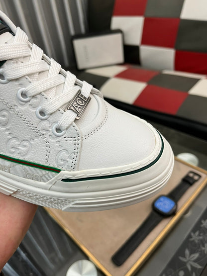 GG Men's ACE Sneaker White Green Embossed Cowhide 543293