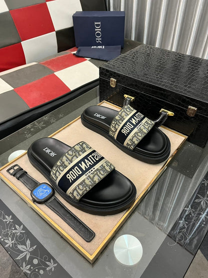CD SLIDE LETTER SLIPPER BLACK AND SAGE CALFSKIN