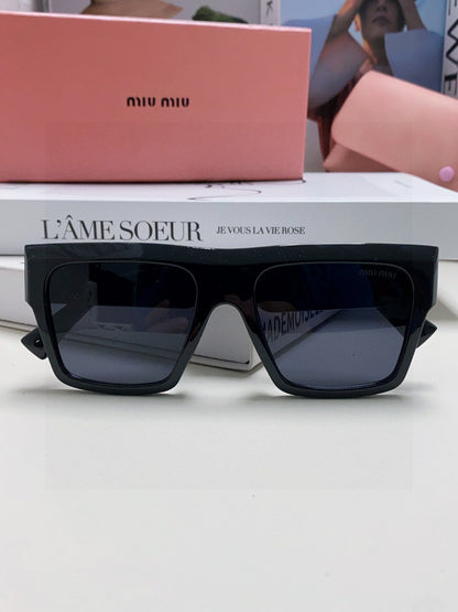 RUNWAY SQUARE SUNGLASSES 513010 IN BLACK ACETATE