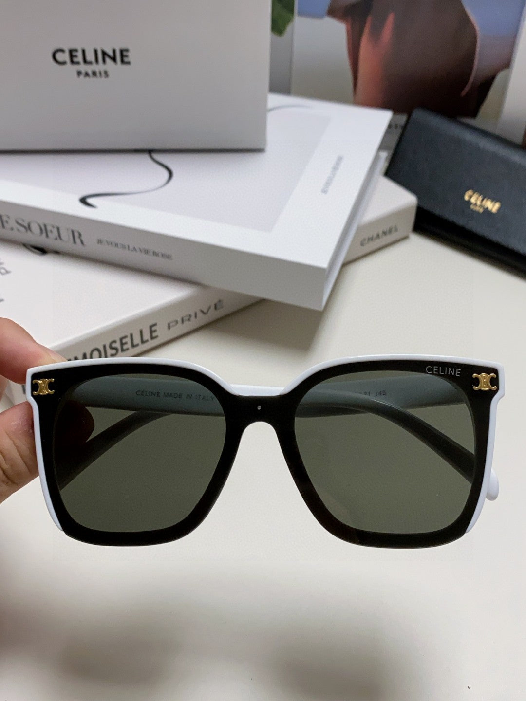 TRIOMPHE SUNGLASSES 552775 IN WHITE ACETATE TEXT LOGO