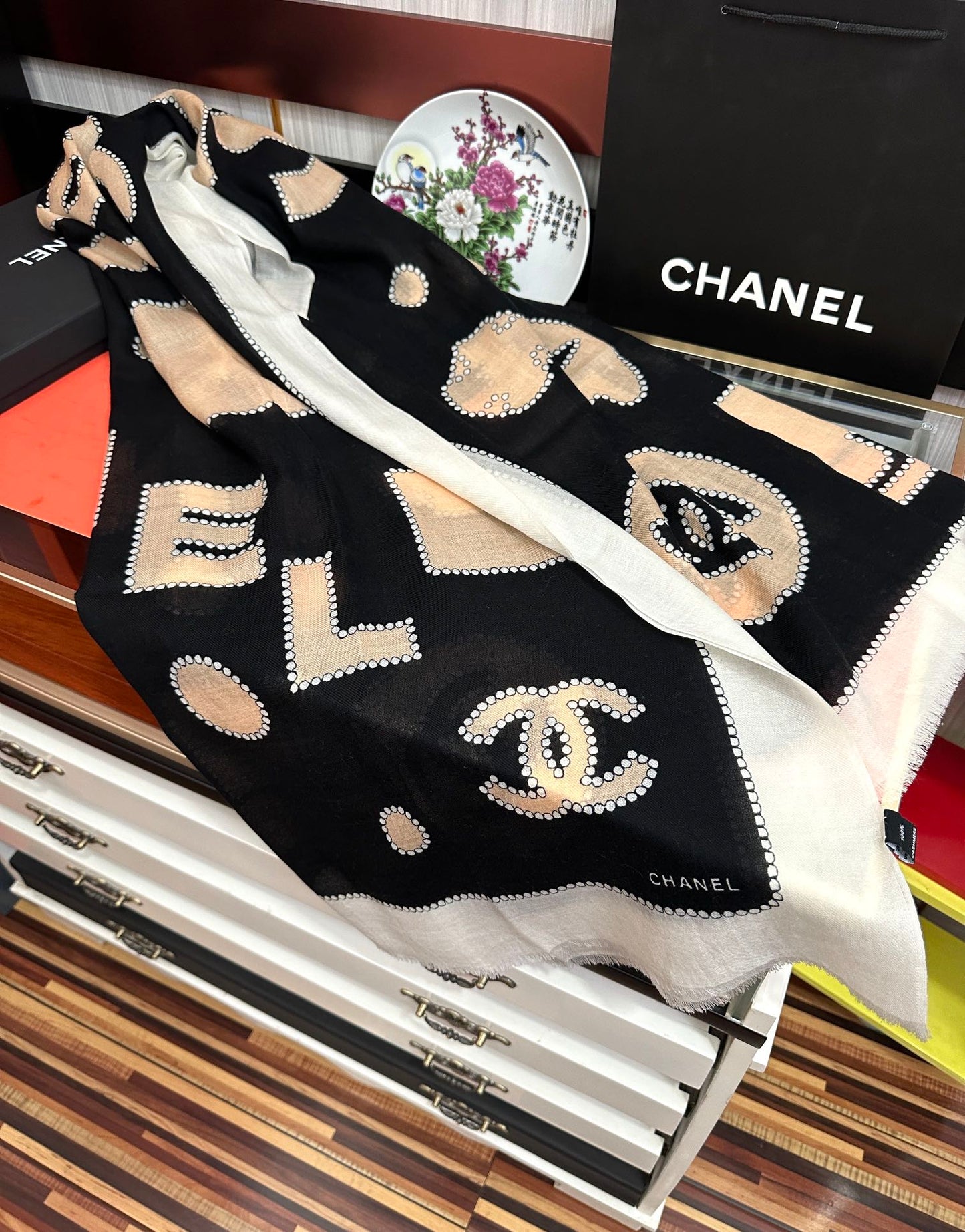 CC 25 Newest Design Scarf 200 CM In White Black Beige Cashmere 292964